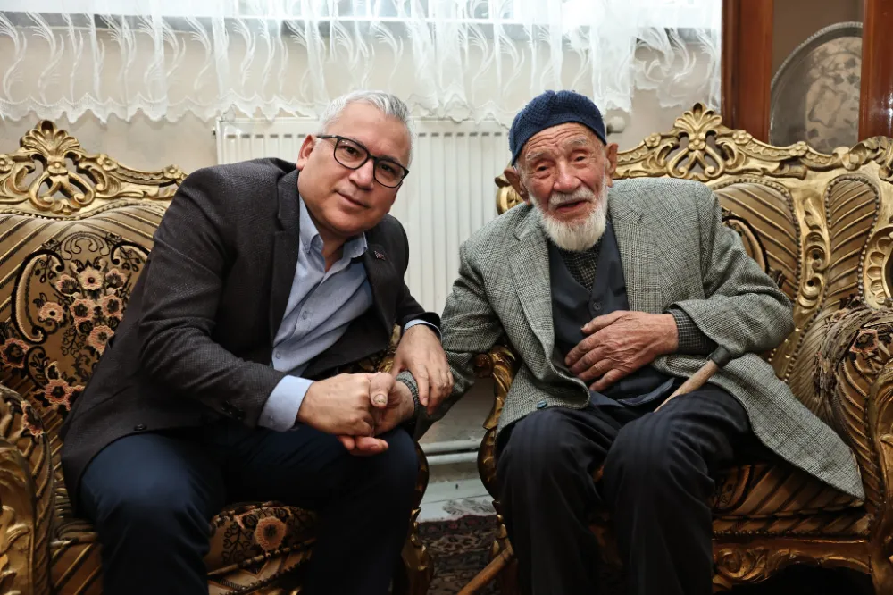 Vali Yılmaz Şimşek’ten 98 Yaşındaki Kaya Amcaya Ziyaret