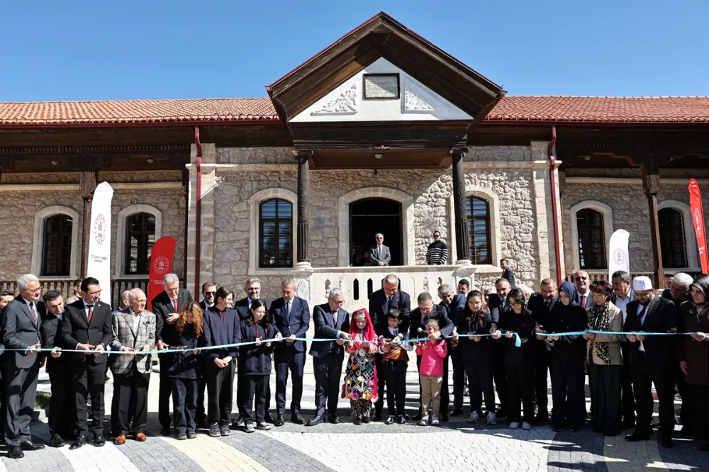  Numan Efendi Halk Kütüphanesi hizmete açıldı