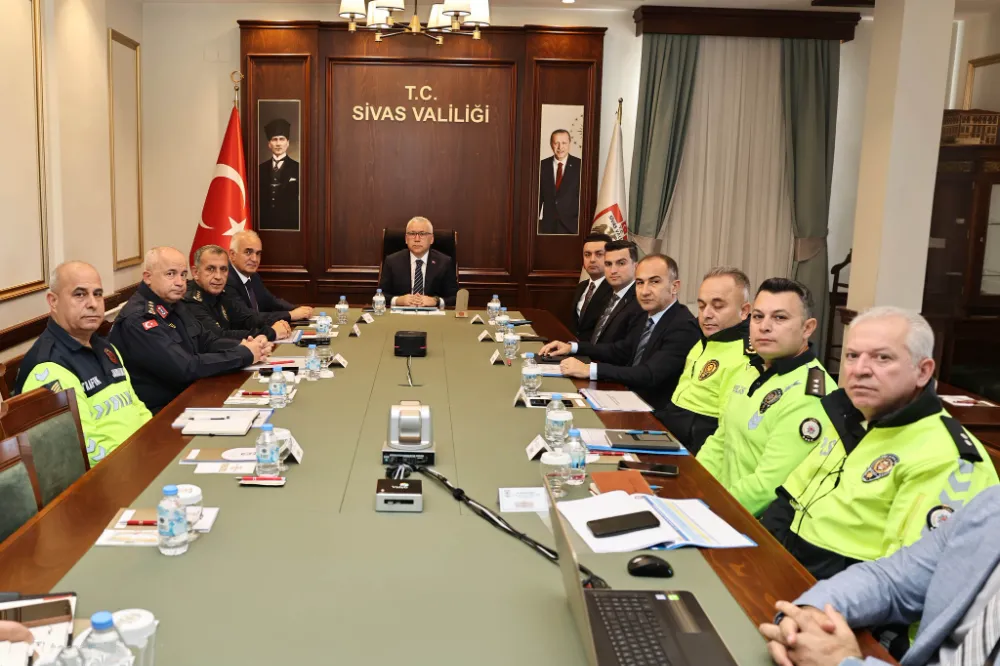 Sivas Valisi Şimşek, Trafik Güvenliği Toplantısına VKS ile Katıldı