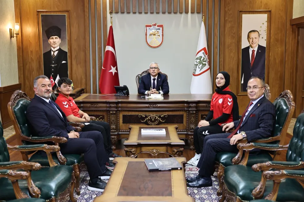 Vali Şimşek’ten Şampiyon Sporculara Tebrik
