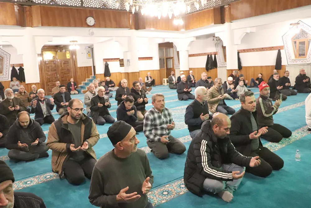 Müftülükten Yoğun Katılımlı Cami Programı: “Biz Bir Aileyiz”