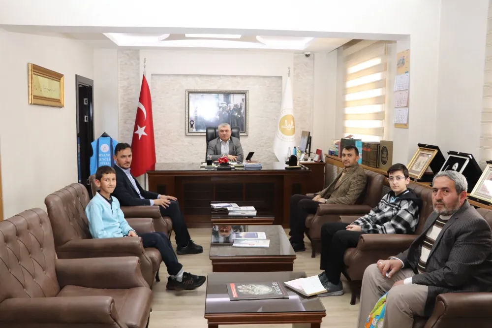 Sivaslı öğrencilerden Filistin