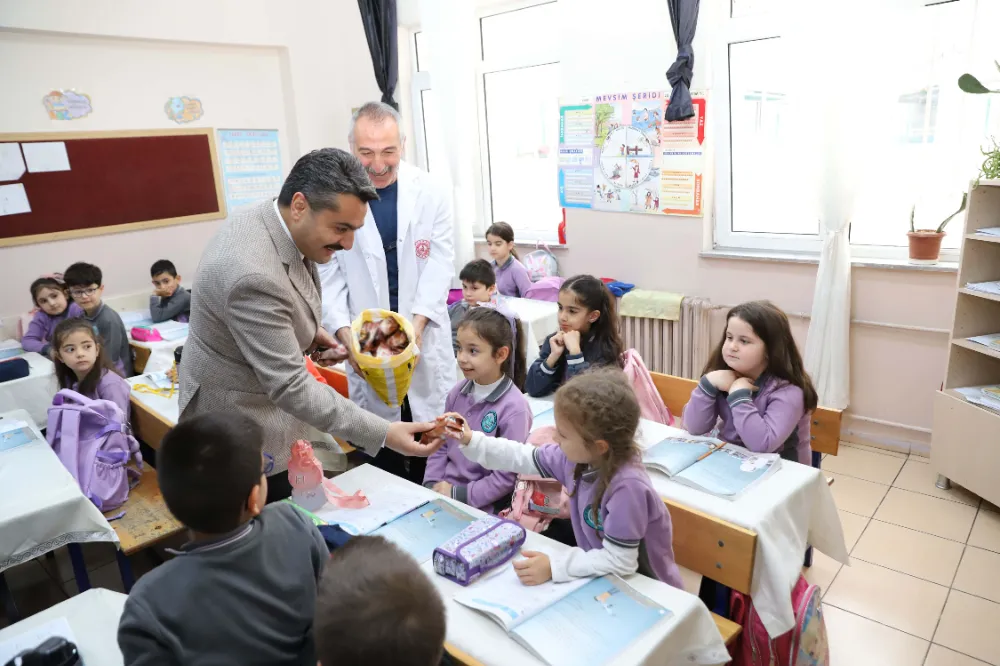 Erdoğan, okul ziyaretlerine devam ediyor 