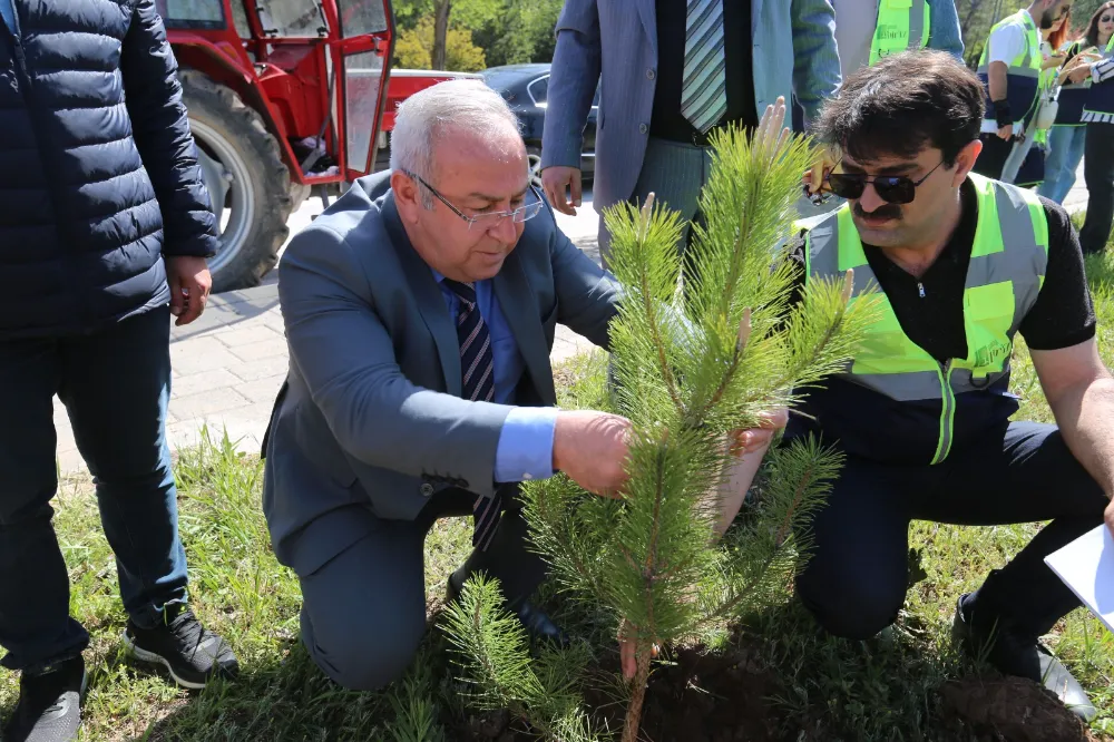  Sivas Cumhuriyet Üniversitesinin Türk Dünyası ile bağlarını güçlendirdiler