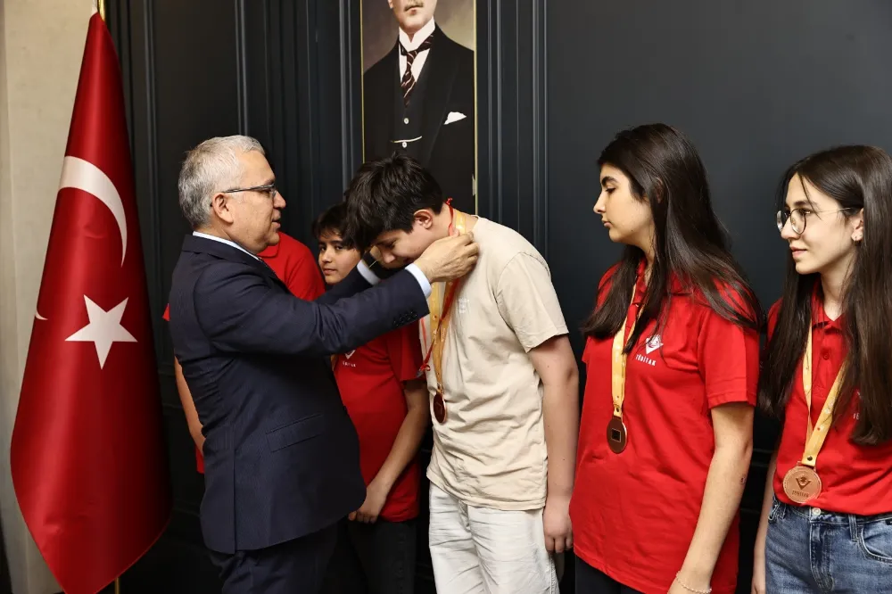 Sivas Valisinden şehrin gururlarına tebrik 