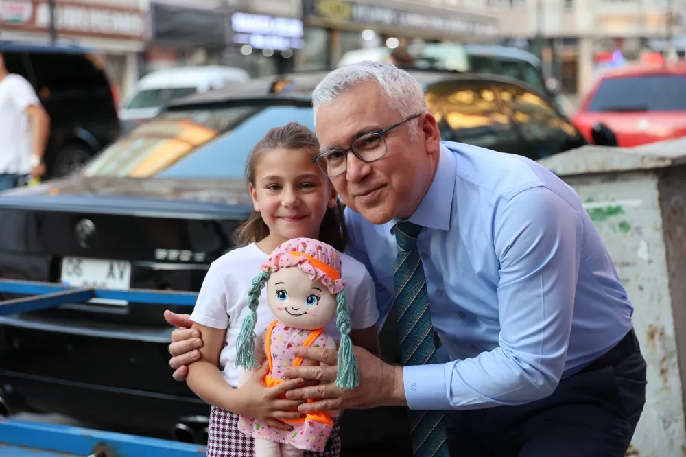 GÖNÜLLERDE TAHT KURDU