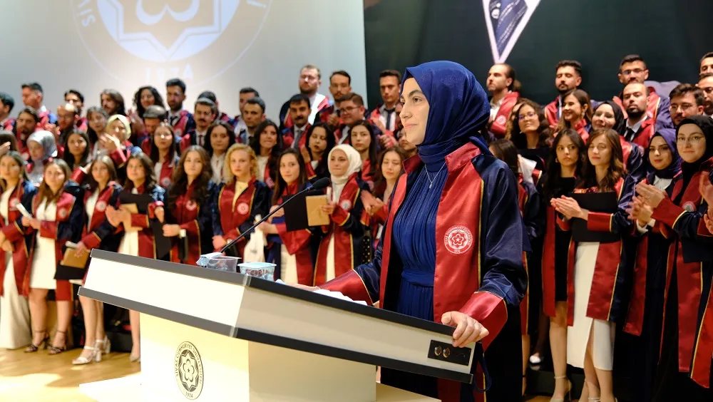 Sivas Cumhuriyet Üniversitesi Tıp Fakültesi’nde Coşkulu Mezuniyet Töreni