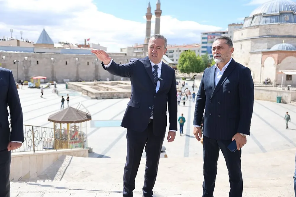 Yürüyüş Yolları ve Zeminler Baştan Aşağı Düzenlenecek
