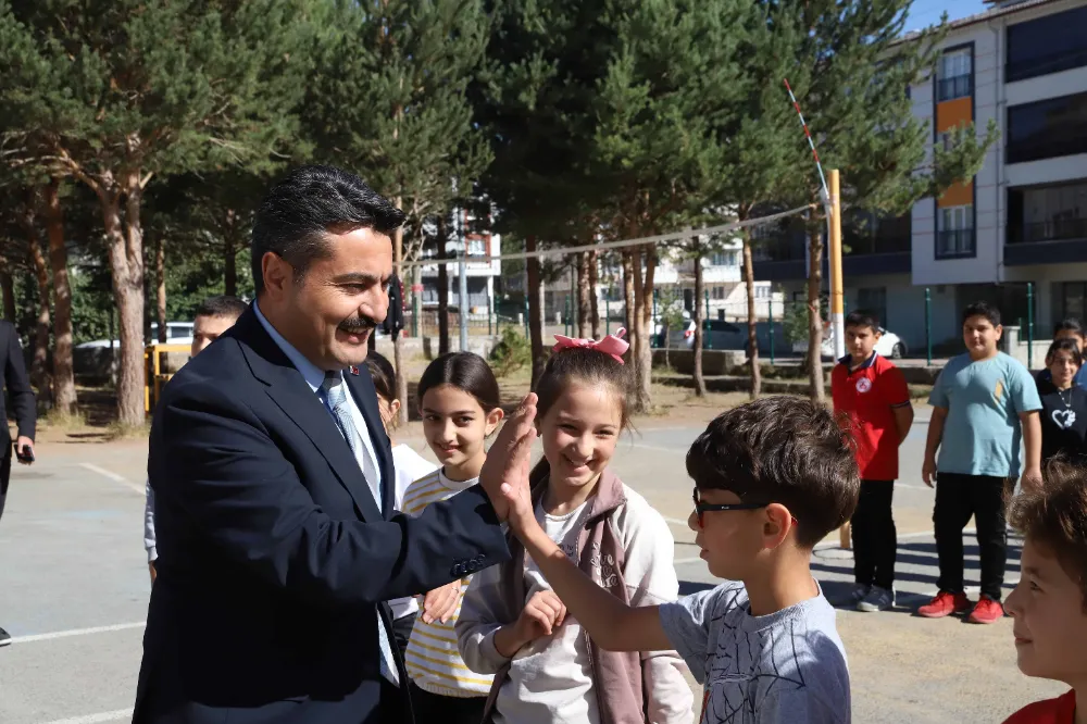 Millî Eğitim Müdürü Fatih Erdoğan’dan Öğrencilere Sürpriz Ziyaret