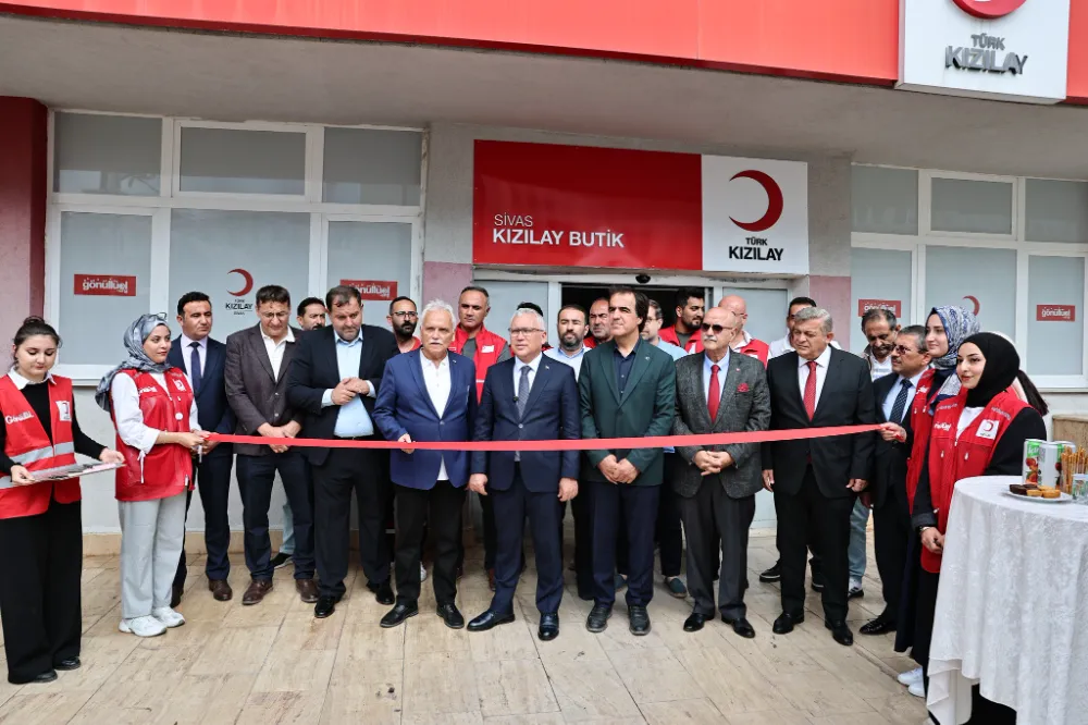 Sivas’ta İhtiyaç Sahipleri İçin Türk Kızılay Butik Mağazası Açıldı