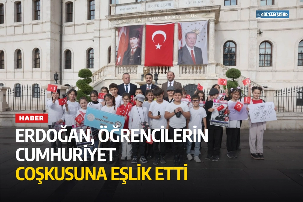 Erdoğan, öğrencilerin Cumhuriyet coşkusuna eşlik etti