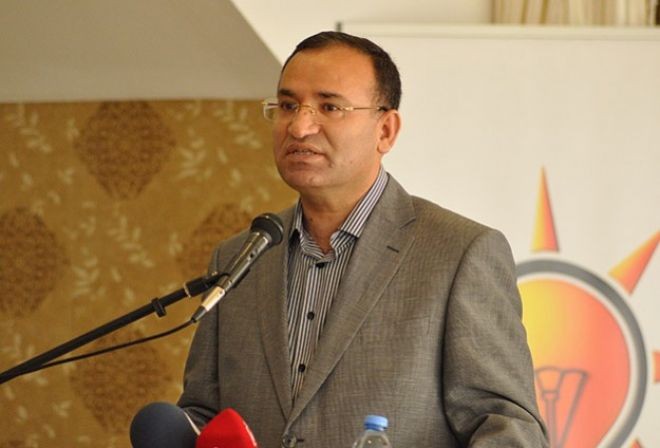 Sanki aşure çorbası yapıyorlar