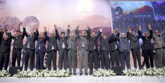 Navruz ve İşleyen AK Partiye Geçti