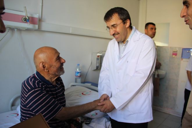 Hastalarla Bayramlaştı