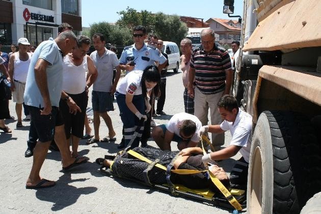 Sivas`ta Kamyonetin Altında Kalan Kadın Öldü
