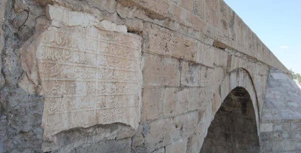Kesik Köprüde Kitabe Şoku