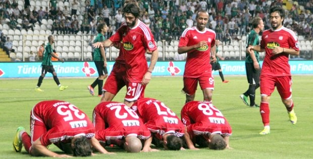 HAKEM KOMEDİSİ (2-2)
